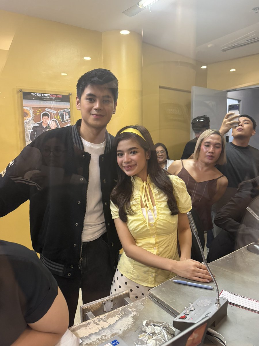 YJoyieeeee's tweet photo. I just love the way @biancadeveraa @dustinyuu make lambing, ung hndi ka talaga tatanggi… 

Dustin: hi Ninang baka naman, hahaha
Bianca: hi Ninang, ilang bibilhin mo? 
Me: 100 balcony ; 50 sayo 50 ke dustin
Bianca : wow love you, hahaha kaso when paying naforgot ko nakalocked pala ung cc ko kinabahan si B (baka icancel ko) hahaha so call the bank why, e mahaba pa ang usap drop the call -idebit na yan hahaha 
Dustin: love you Ninang- 
Bianca: love you Ninang

DUSBI TICKET SELLING