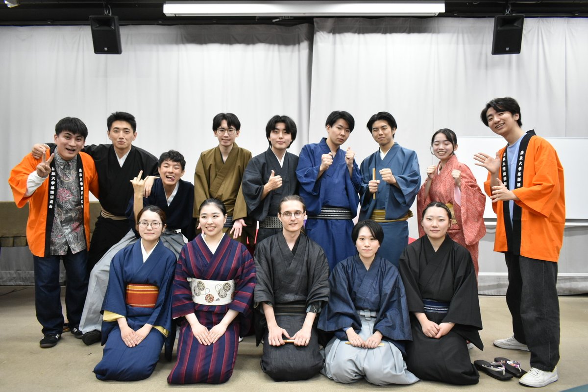 MARCHtaikou_23's tweet photo. 第四回MARCH対抗寄席終演いたしました！
お越しいただいたお客様方本当にありがとうございました！

結果

総合優勝　法政大学

大将戦　ロック座ポール

先鋒戦　回遊亭唯歌 https://t.co/lVzAqjXWsj