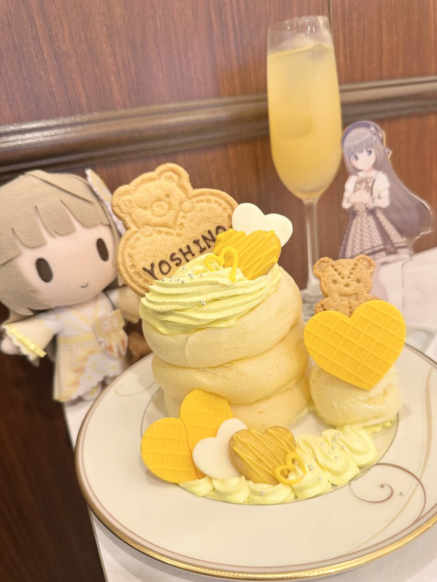 昨日のよしのんのお祝いにパンケーキの素敵なお店に行ってきました