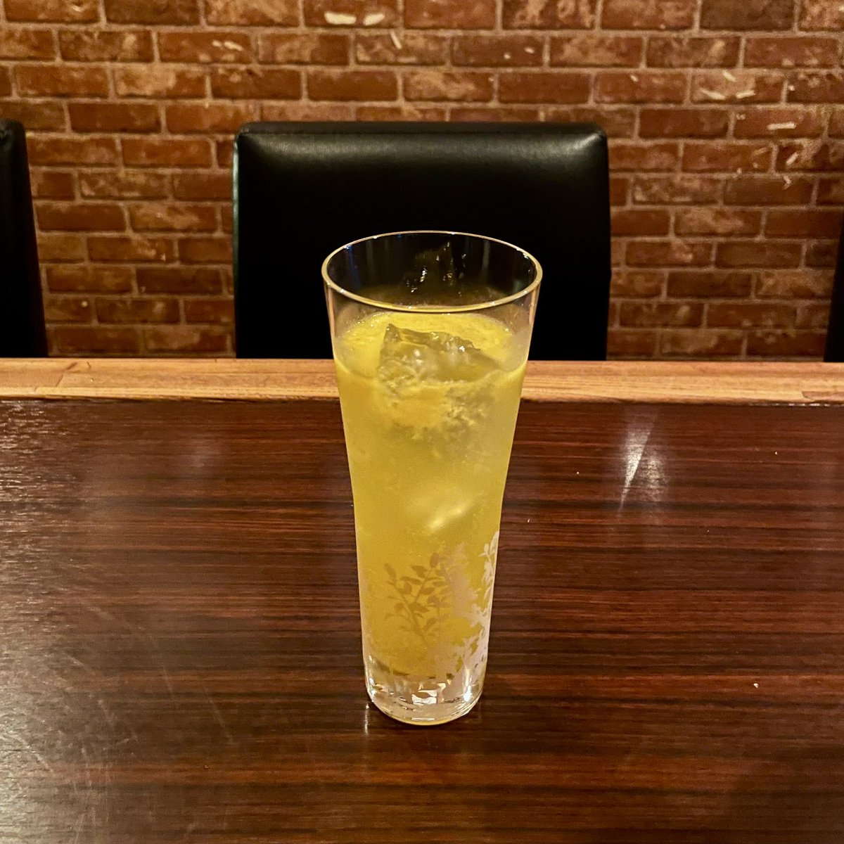 Bar_GHOST_NOTE's tweet photo. 明日7月5日(日)、17時より営業致します！

写真は先日作って「まんまファンタオレンジやーん！」ってなったヤツ。 https://t.co/uPbSCcBFAy