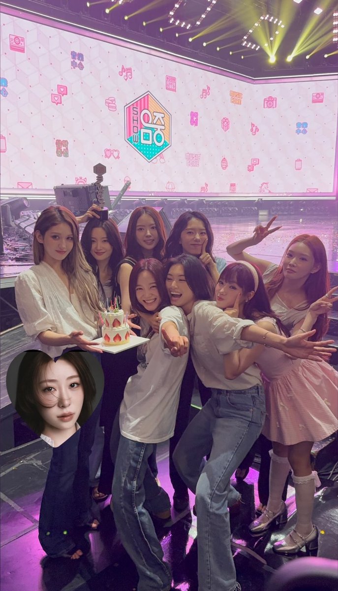 chungh4rt's tweet photo. you deserve everything, my girls 🥺 @ioi_10th https://t.co/fJSuvgp74y
