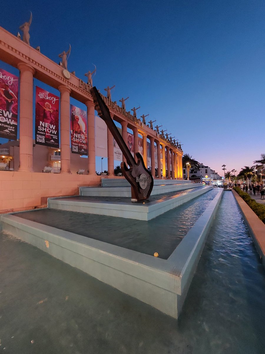 LeanneNHN's tweet photo. #Hardrockcafe #Tenerife https://t.co/daZtKGqpfB