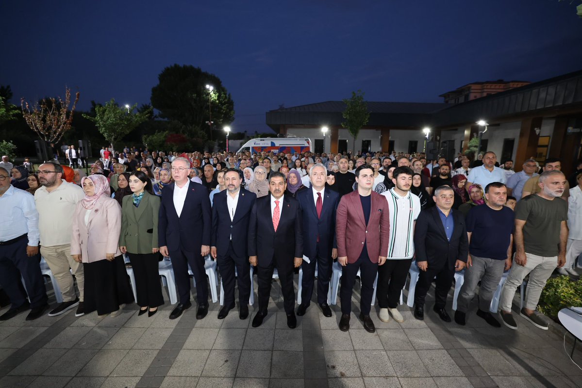EmrullahErkus's tweet photo. AK Parti Esenler İlçe Danışma Meclisimizi; İstanbul Milletvekilimiz @iekarayel, Belediye Başkanımız @mt_goksu, İl Yönetim Kurulu Üyemiz @_kubradursun, Kadın Kolları Başkanımız @seval_av, Gençlik Kolları Başkanımız @thecerrahoglu ve kıymetli teşkilat mensuplarımızın katılımlarıyla gerçekleştirdik.
Her kademesiyle güçlü teşkilatımızın gayreti, samimiyeti ve özverisi; hedeflerimize yürüyüşümüzde en büyük gücümüzdür.
Esenler’imiz ve aziz milletimiz için durmadan çalışmaya, istişareyle yol almaya ve hizmet üretmeye devam edeceğiz.
Toplantımıza katılan tüm dava ve yol arkadaşlarımıza teşekkür ediyor, çalışmalarında kolaylıklar diliyorum.
#HerMahallesiyleHerHikayesiyleEsenler