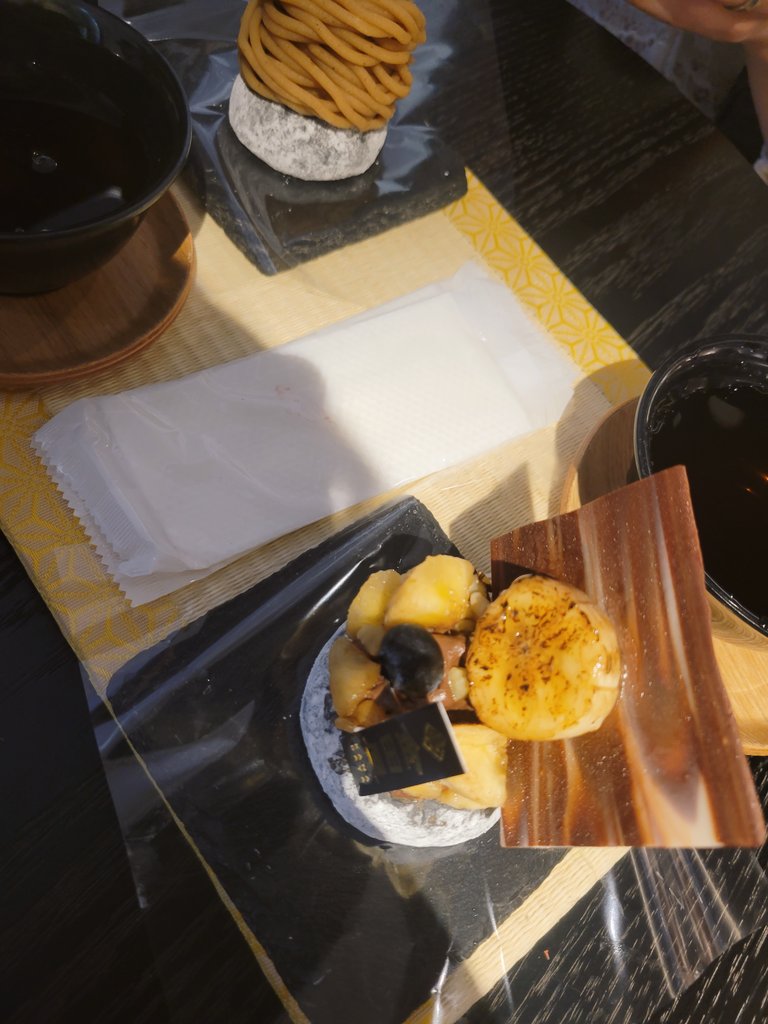 daisukidayo1227's tweet photo. 虎ノ門で百鬼夜行抄展行ってから

友だちと合流して

銀座でカフェして
ぶらぶらして銀座six行って
（銀ぶらと言うのかな😁✨）

晩御飯🌃🍴😋🍴💕

美味しい~🥂✨ https://t.co/IwcJuRMLKj