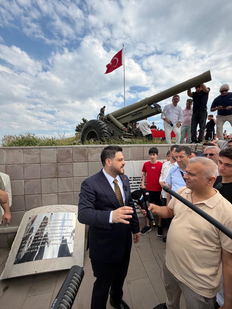 huseyinbas_BTP's tweet photo. Gazi Mustafa Kemal Atatürk’ün Büyük Taarruz’u başlattığı Kocatepe’de genç kardeşlerimizle bir aradaydık. 

Bu topraklar bize bağımsızlığın, cesaretin ve fedakarlığın ne demek olduğunu öğreten atalarımızın emanetidir.

Bu ruhu yaşatacak olan da yine gençlerdir. 🇹🇷 https://t.co/q8gTv4HGuP