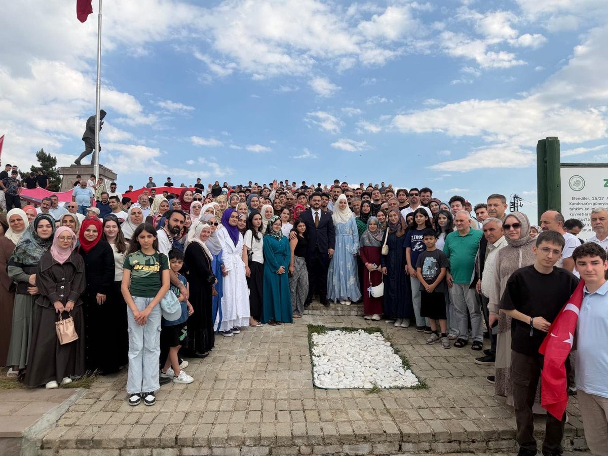 huseyinbas_BTP's tweet photo. Gazi Mustafa Kemal Atatürk’ün Büyük Taarruz’u başlattığı Kocatepe’de genç kardeşlerimizle bir aradaydık. 

Bu topraklar bize bağımsızlığın, cesaretin ve fedakarlığın ne demek olduğunu öğreten atalarımızın emanetidir.

Bu ruhu yaşatacak olan da yine gençlerdir. 🇹🇷 https://t.co/q8gTv4HGuP