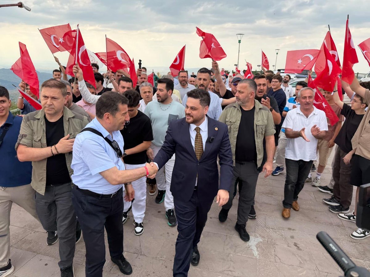 huseyinbas_BTP's tweet photo. Gazi Mustafa Kemal Atatürk’ün Büyük Taarruz’u başlattığı Kocatepe’de genç kardeşlerimizle bir aradaydık. 

Bu topraklar bize bağımsızlığın, cesaretin ve fedakarlığın ne demek olduğunu öğreten atalarımızın emanetidir.

Bu ruhu yaşatacak olan da yine gençlerdir. 🇹🇷 https://t.co/q8gTv4HGuP