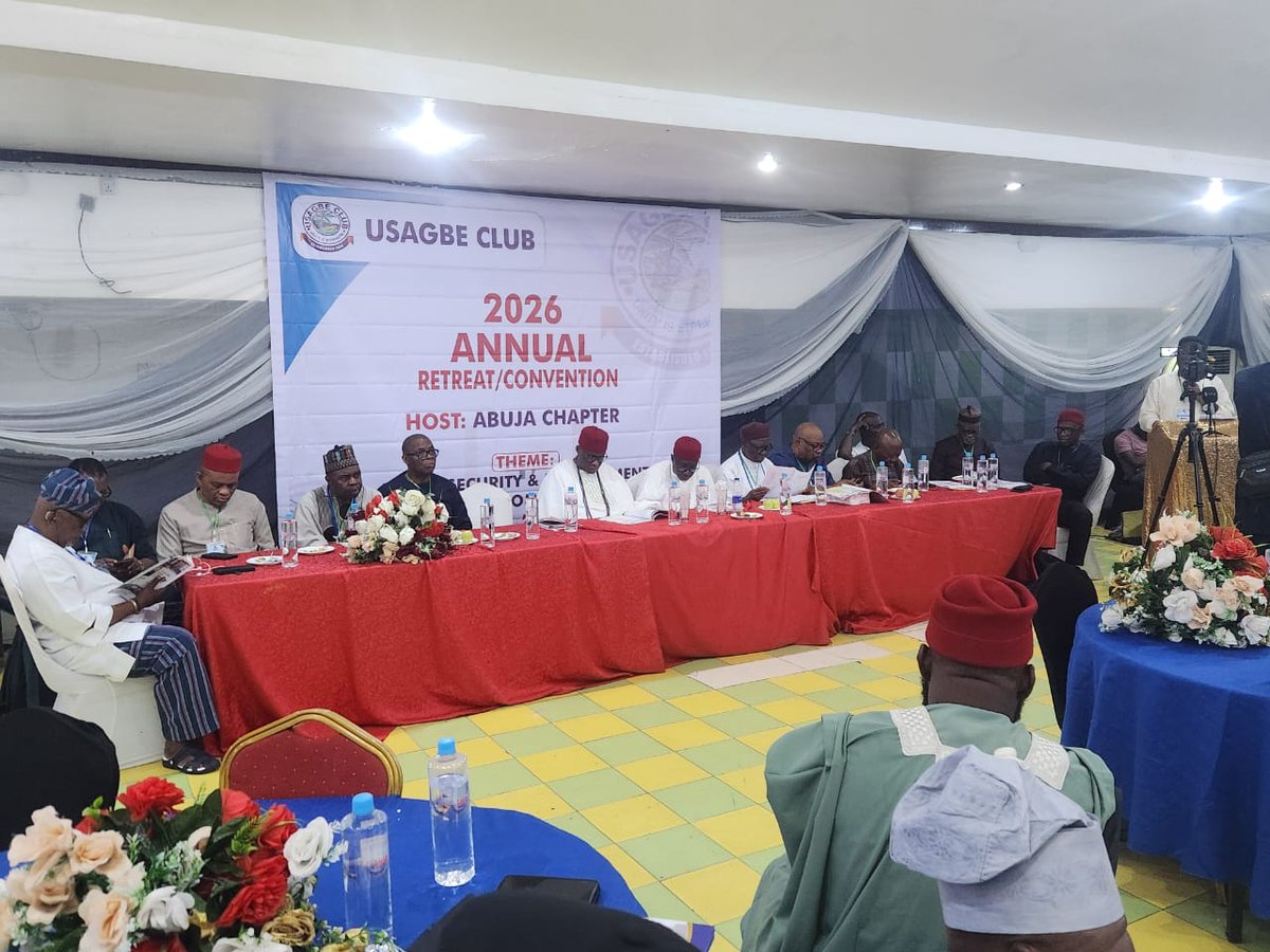usagbecn's tweet photo. A cross section of Past Presidents and Excos at the lecture in Usagbe Retreat in Abuja https://t.co/HIm6MHaJOj