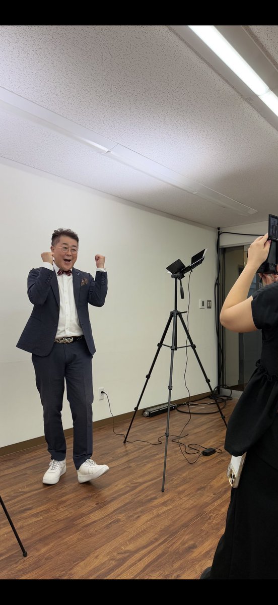 TKimito's tweet photo. 広報用の撮影会でした！インターンシップの学生達も参加して楽しくできました。出来上がりが楽しみ！
#多賀公人　#アナウンサー　#インターンシップ　#岡山 https://t.co/5n05XNlFsf