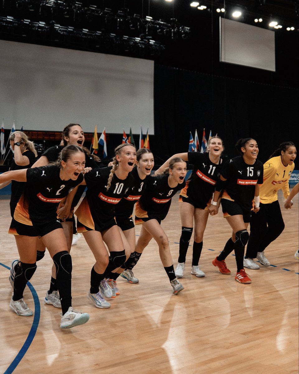 EHF_Activities's tweet photo. ๐ฉ๐ช๐ Say hello to the ๐๐จ๐ฆ๐๐งโ๐ฌ ๐๐ ๐๐ฎ๐ซ๐จ๐ฉ๐๐๐ง ๐๐ฉ๐๐ง ๐๐๐๐ champions!! ๐
Germany claimed the title by defeating Hungary 29:17 in the final. Congratulations ๐๐
#ehf #handball https://t.co/HcUlQnQtp2