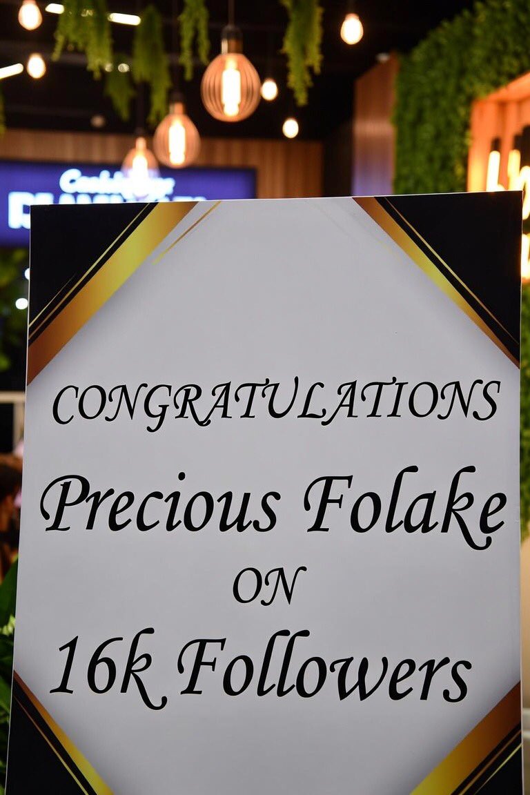 PreciousFolake0's tweet photo. Thank you all the 16k people 🥳 that love and support me .., y’all are the best 😊❤️ https://t.co/h4kEu3CJOm