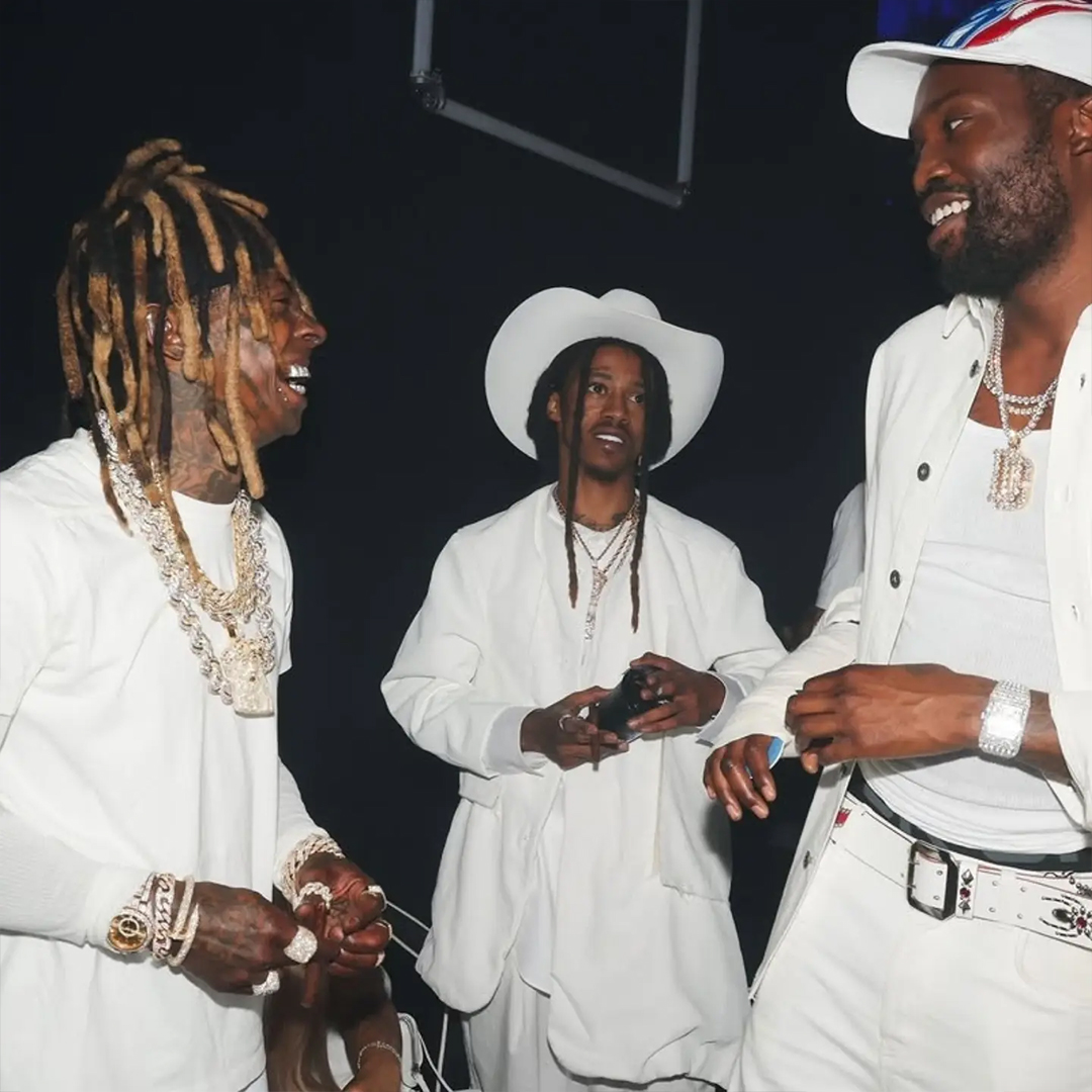 lilwaynehq_2's tweet photo. Lil Wayne Performs At Michael Rubin's White Party After Missing Bangor Show - https://t.co/CYc6cVSYLW https://t.co/yM6F0nCF1G