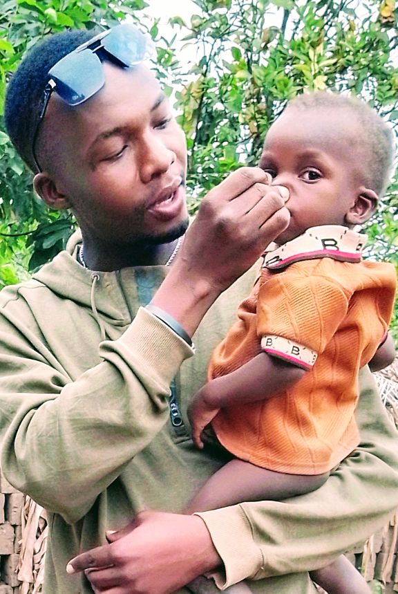 GadgetTonny's tweet photo. Daddy and son https://t.co/7uFy1NqoLI