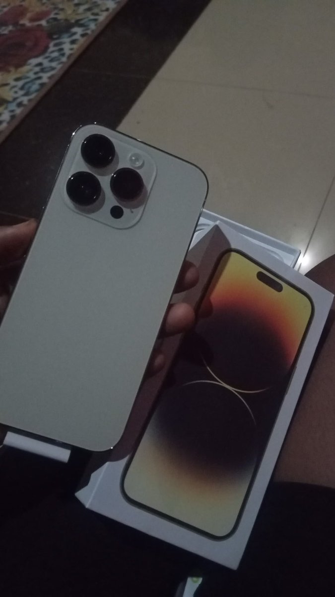themenku_'s tweet photo. I moved to Lagos right after NYSC with nothing but crazy anxiety and fear, lived with a friend for 7 months. 

Last month, I moved into my own apartment, bought my first iPhone and invested in my content creation journey.

January me would be amazed of the June me.

Grateful🙏🏾 https://t.co/vFD7zAtJ1V