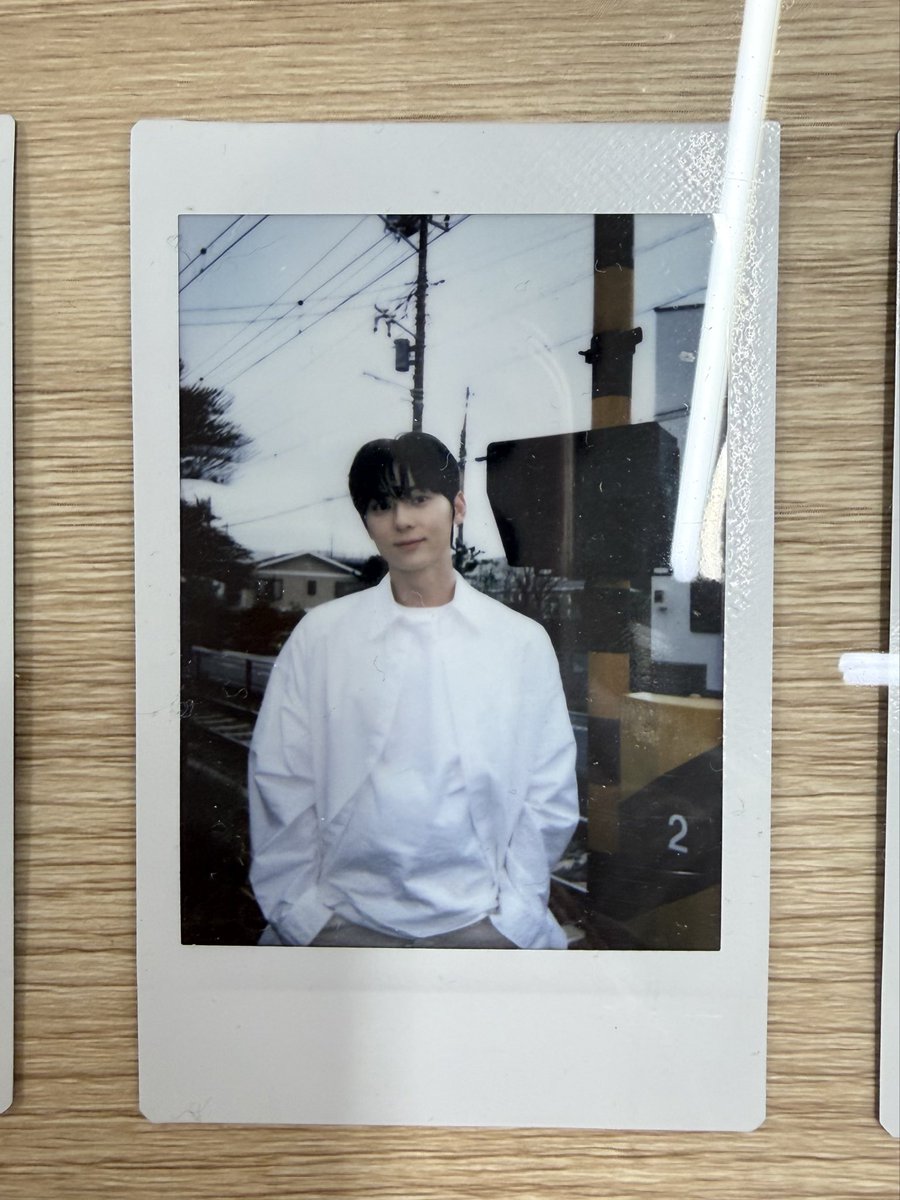 Pulchritudo_mh's tweet photo. 그래서 싸인 안된 이 폴라들은 어떻게 되나요 (싸인더해줘) https://t.co/exStZOUwza