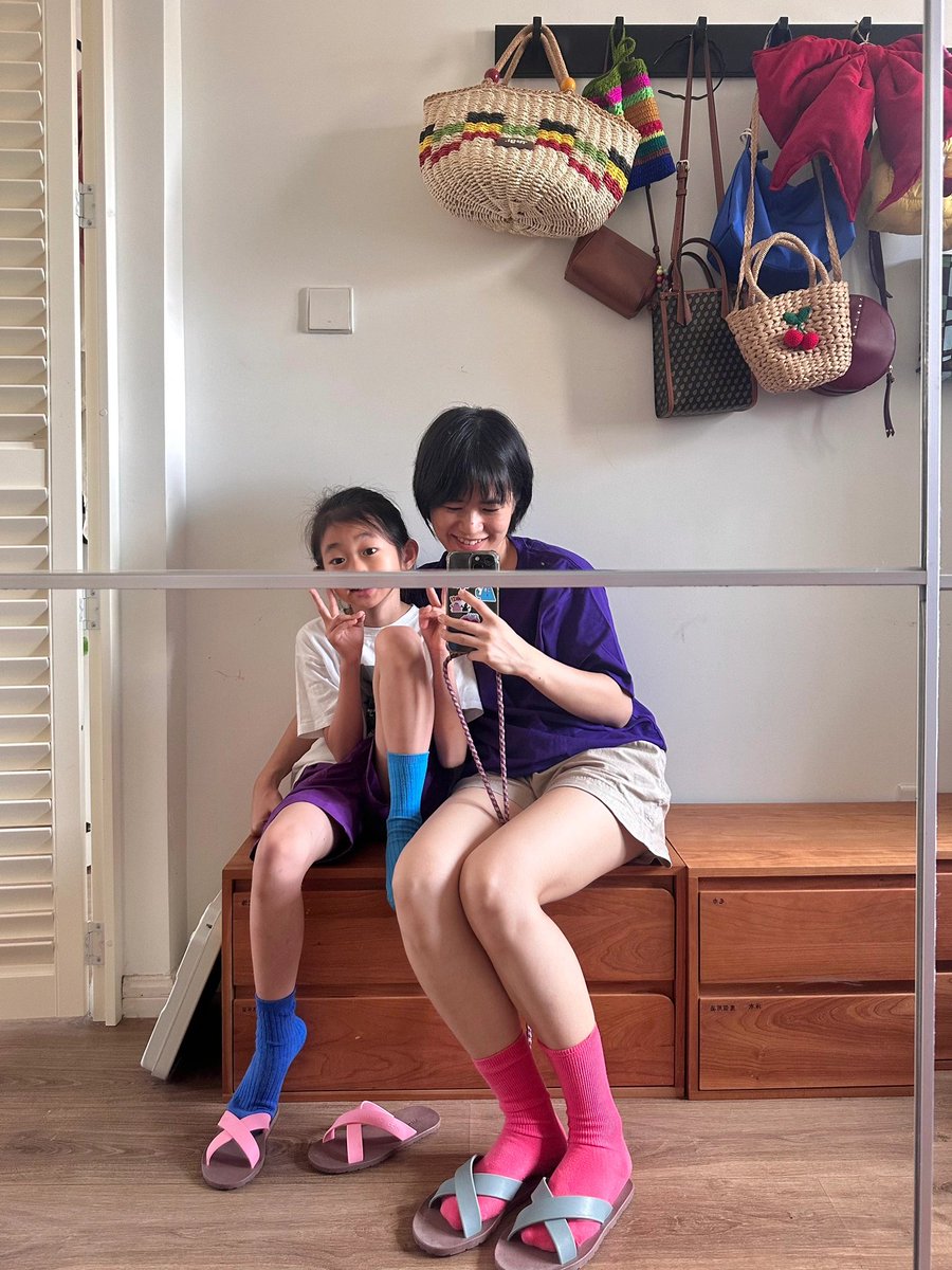 gangtianzh24416's tweet photo. Mommy u0026 toddler dancing to silly songs in the living room! No fancy plans needed—just giggles, twirls, and the best 10 minutes of my day https://t.co/P6guNgxDis