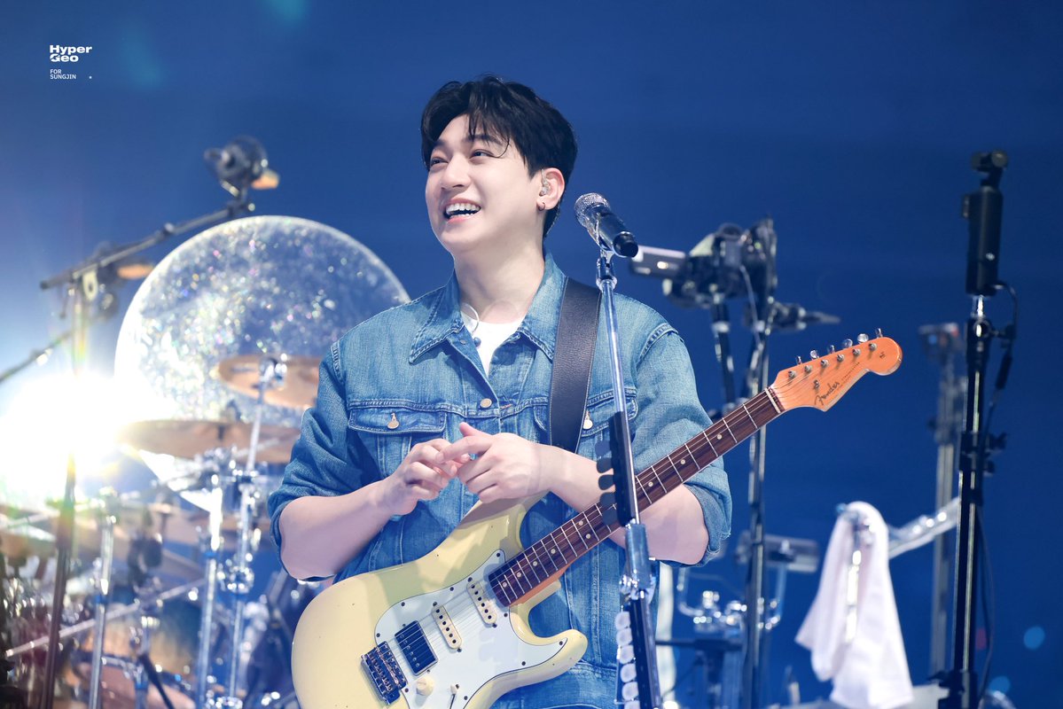 hypergeo1616's tweet photo. 260704 The DECADE FINALE

#DAY6 #데이식스 #성진 #SUNGJIN https://t.co/mE9nRo3jyd