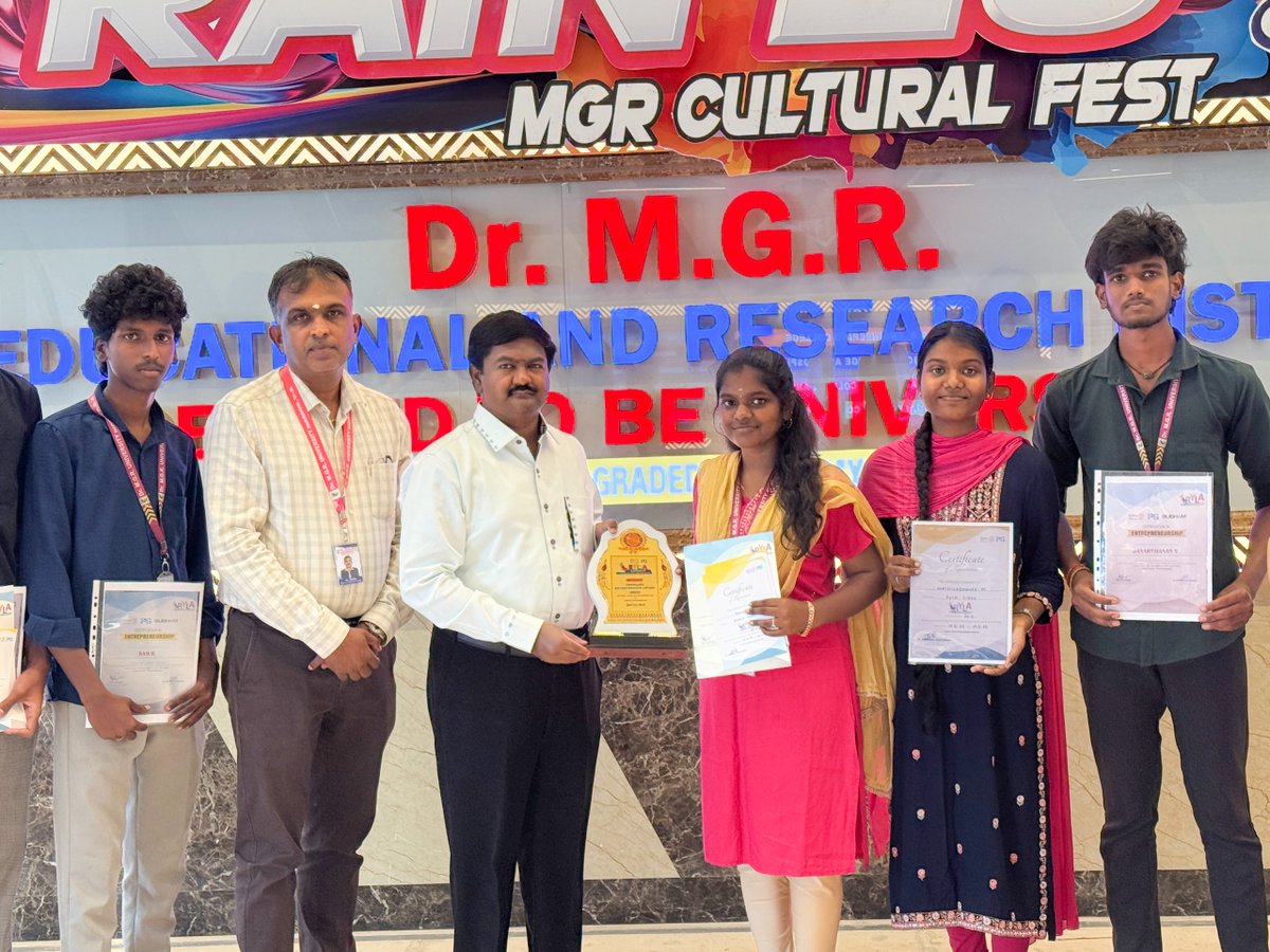 AcsArunkumar's tweet photo. Delighted to appreciate the students of the Faculty of Engineering &amp; Technology, Dr. M.G.R. Educational and Research Institute, for their commendable performance at the RYLA (Rotary Youth Leadership Award) – Be an Entrepreneur 60.0 programme held in Madurai. 
#DRMGR #RYLA https://t.co/Eot0GEQjQI