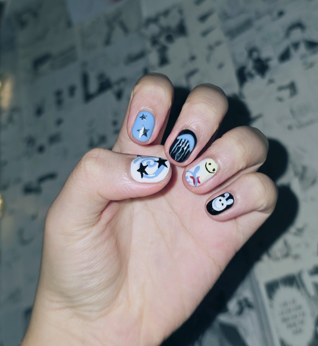 kemdauditbu's tweet photo. Nail đẹp hok giá chỗ đó rẻ nên k mong đợi nhìu và phong cách của t là unisex nha =)) ăn mặc đại đại nam nữ mặc hết https://t.co/1jqZIijqI8