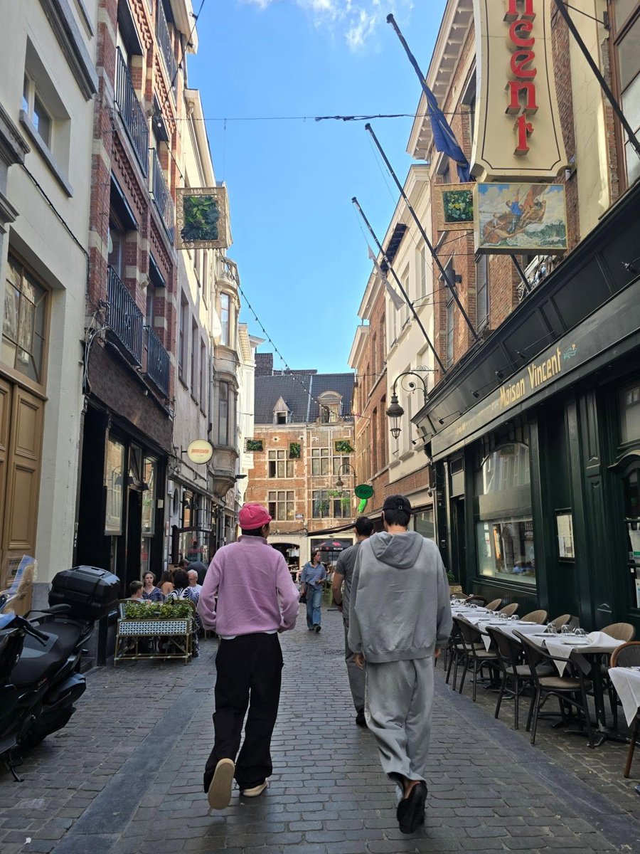 jhopewaist's tweet photo. j-hope Instagram post:

“BTS WORLD TOUR ‘ARIRANG’. BRUSSELS.” https://t.co/yjOfPhxocR