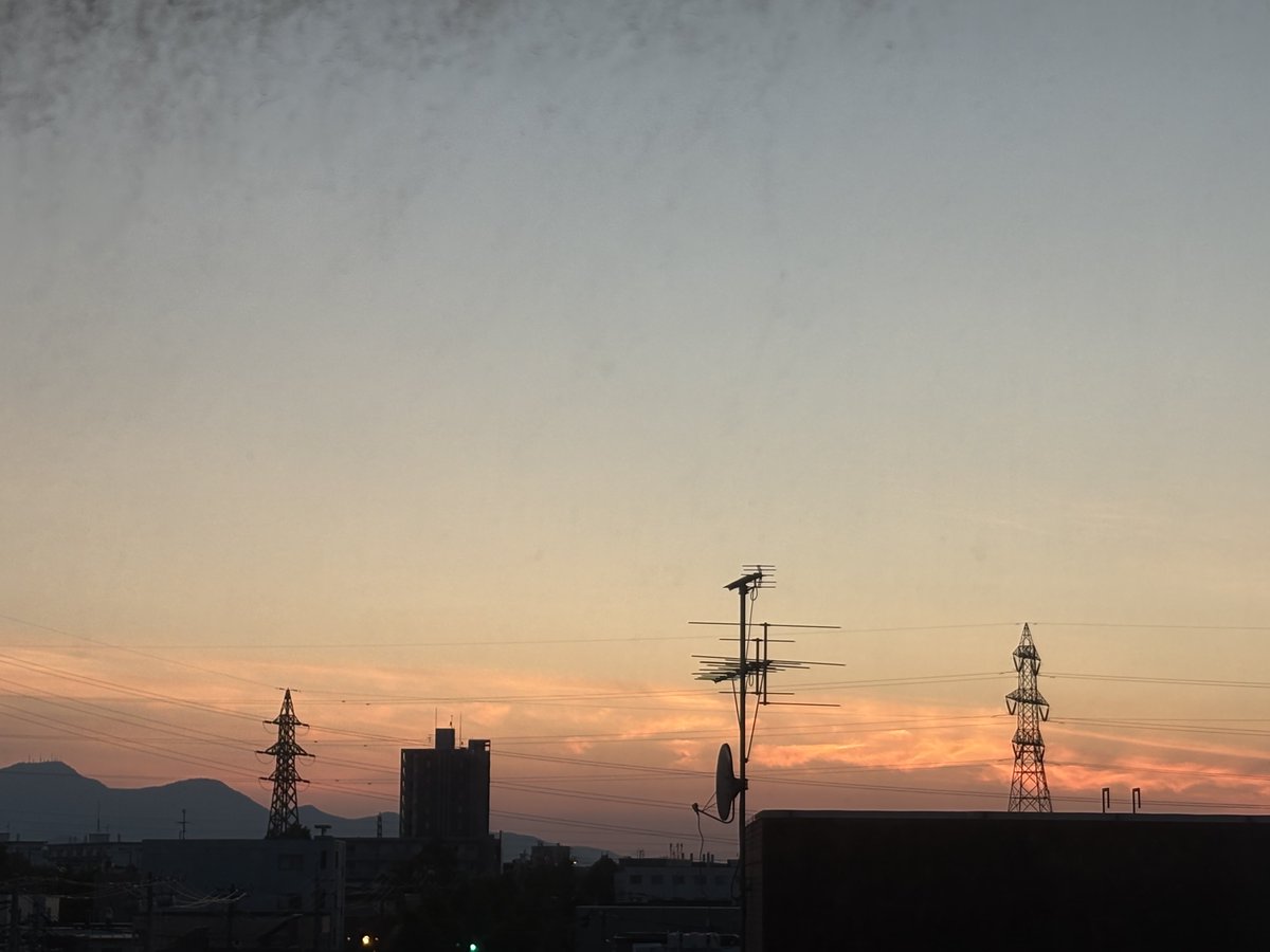 2kkarasu's tweet photo. 7月最初の週末マジックアワー
#札幌
#マジックアワー https://t.co/K1azy4GJWs