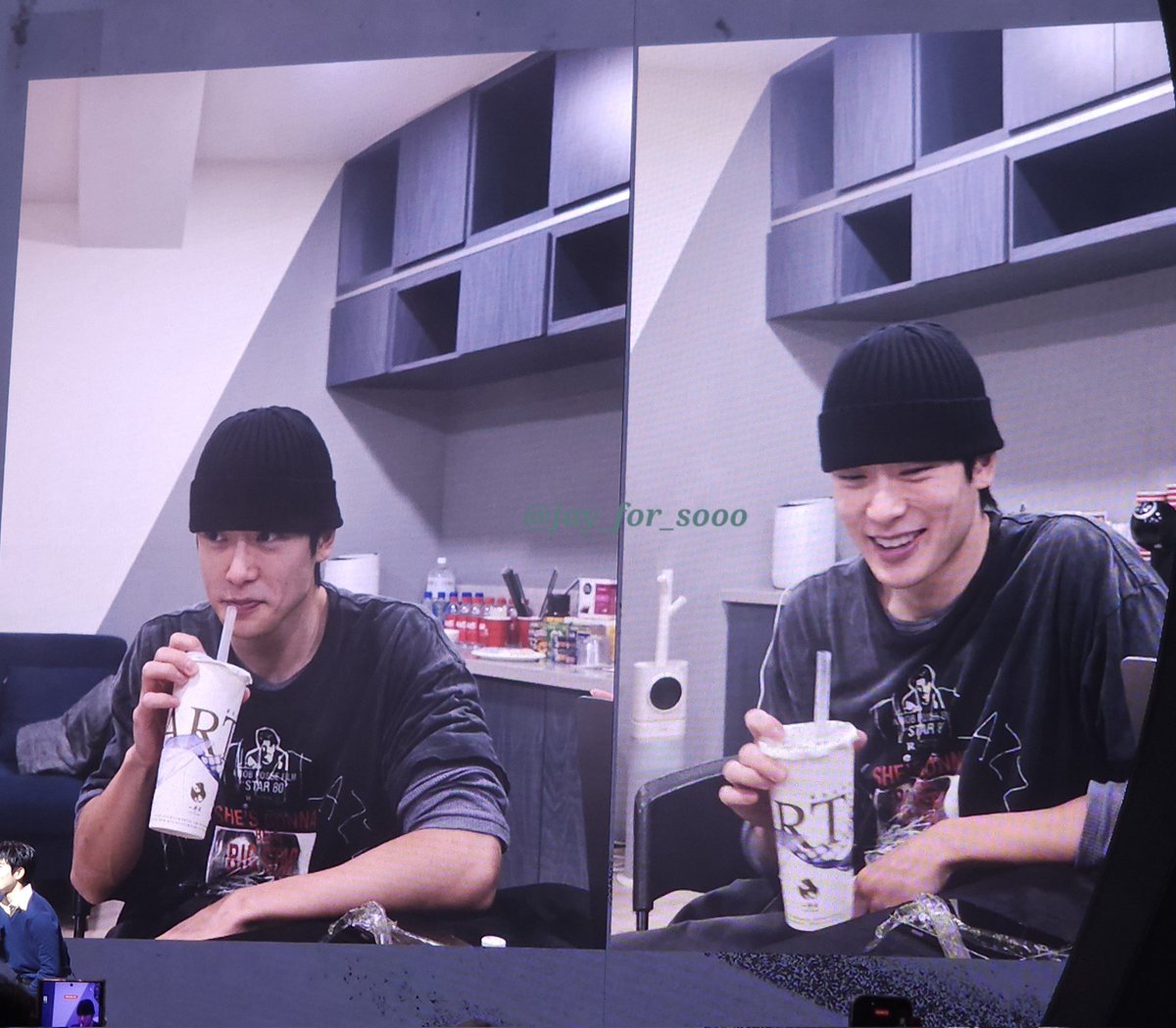 truebluemooon's tweet photo. ชานมที่กิน
ชานมอู่หลง
หวานประมาณ 30-50%
น้ำแข็งใส่แบบ less
ใส่ไข่มุกปกติ (เพราะรู้จักแค่นี้ บางทีก็ใส่มะพร้าว) https://t.co/R1OQuqoEB3