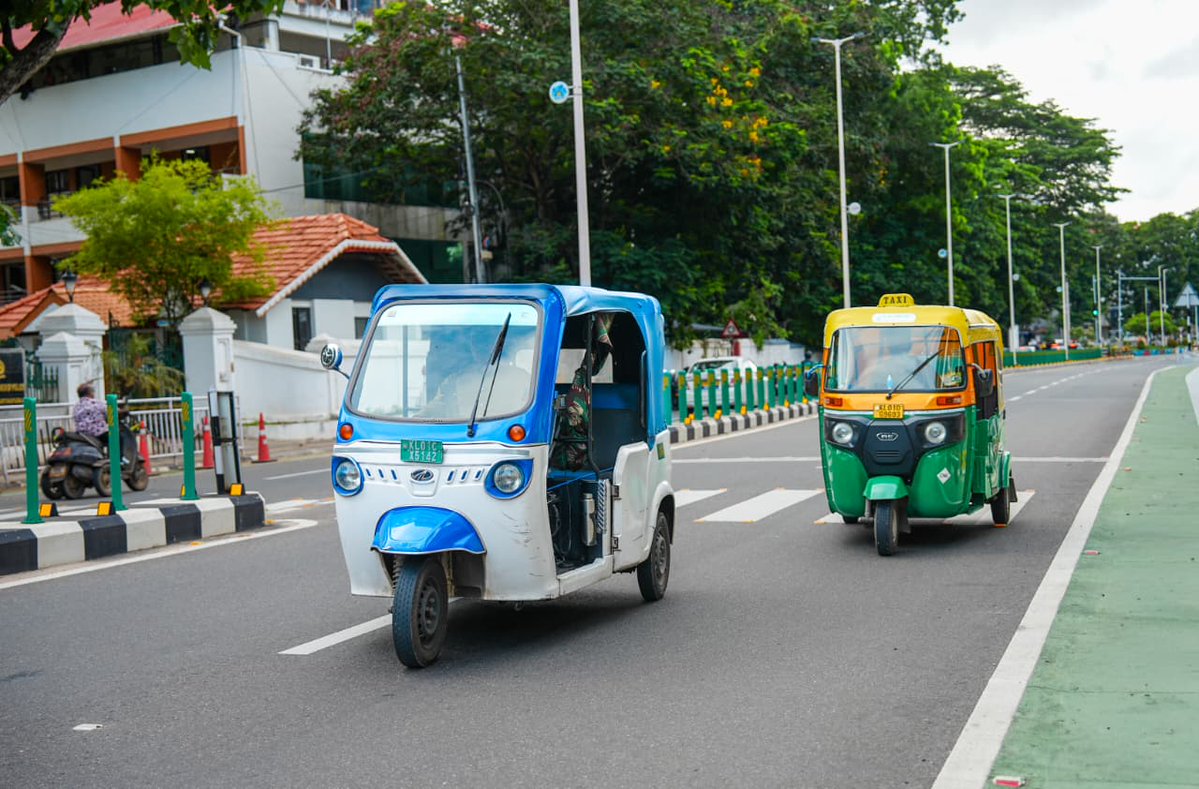 KeralaTourism's tweet photo. In Kerala, even #tuktuks come in team colours. 🇦🇷 🇧🇷

📍 Thiruvananthapuram

#Argentina #Brazil #EveryTeamHomeTeam #WorldCupInKerala #KeralaLovesFootball #KeralaTourism

@FIFAWorldCup @FIFAcom https://t.co/OYMN8KkAMU