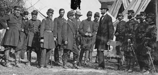 tldonhistory's tweet photo. Abraham Lincoln requested 400,000 troops from Congress to preserve the Union 165 years ago today. https://t.co/L8SakKiIjS