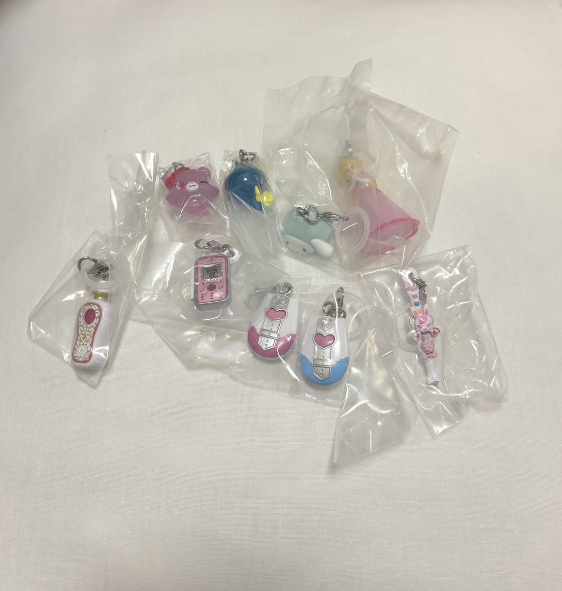 _3ickey's tweet photo. めじるしアクセサリー ガチャガチャ 交換

【譲】1枚目 プリキュア オールスターズ 変身 ジュエルペット しずくちゃん マリオ サンリオ 

【求】2枚目 ディズニープリンセス コスチューム

bio記載日舞浜 or 別日都内手渡し。取引点数複数の場合郵送も🉑 https://t.co/fsCxYjY8go