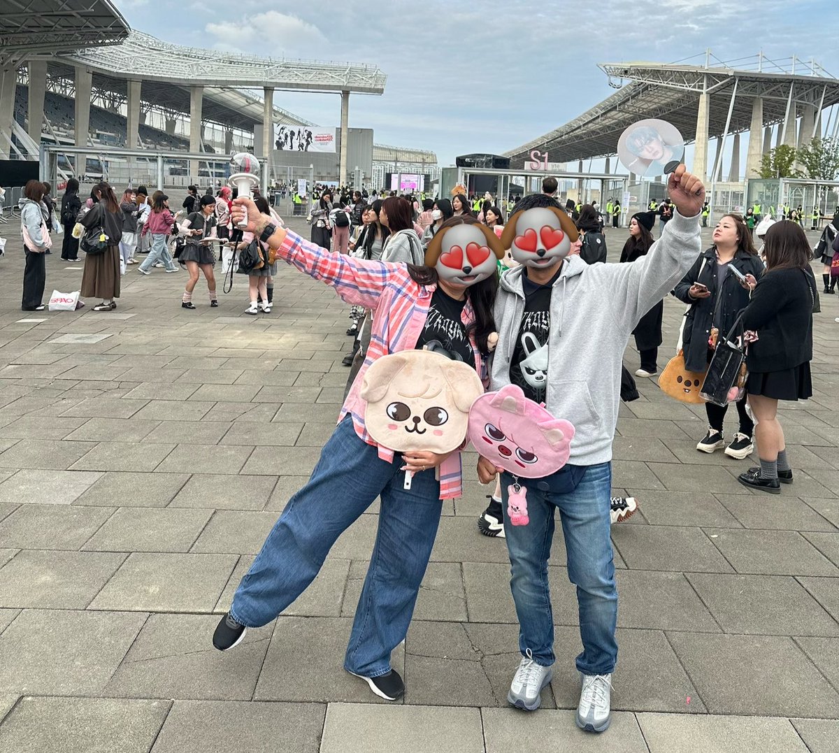super_pauer's tweet photo. 100 men vs “Sa Taipei tayo mag-Run It?”
2024 dominATE Bulacan
2025 dominATE celebrATE Incheon
2026 Run It Taipei (manifesting kasi hindi yata kaya ng mister ko na hindi makita si Changbin every year haha)
This STAY husband is the the reason why I would never settle for less. https://t.co/mGUqzR5qCy