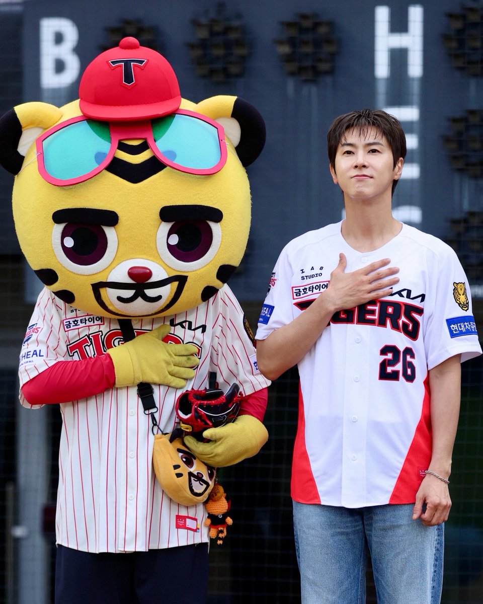 uknowjinsimgirl's tweet photo. always_kia_tigers 인스타그램

오늘의 승리기원 시구✨ 유노윤호
https://t.co/BJpsbF7oNZ https://t.co/ueNGPOsYYE