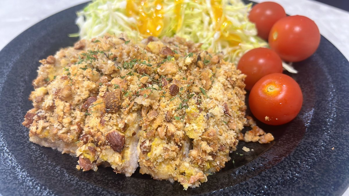 ieu_ieu's tweet photo. ナッツクラスティッドチキン https://t.co/IdDGvC2mO4