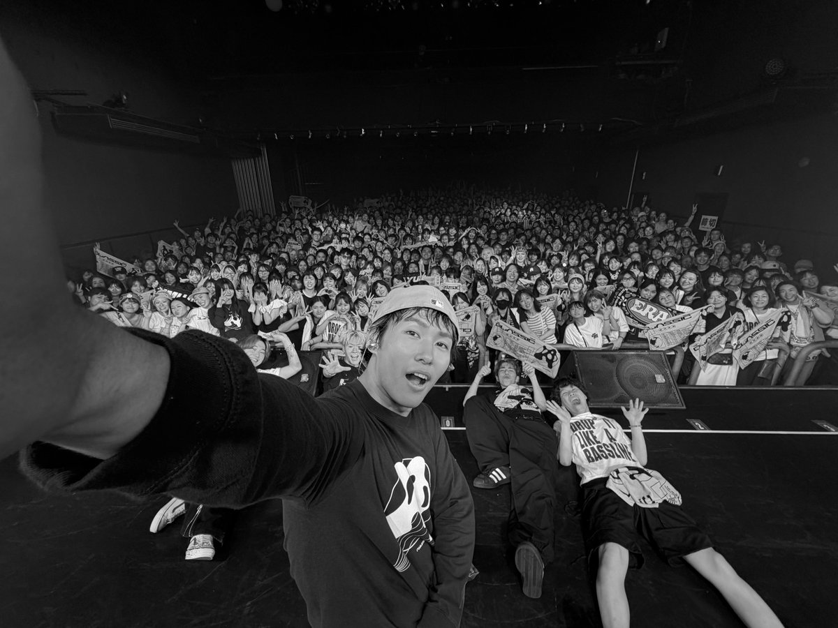 AyumuStaff's tweet photo. 🕺 Thank You
￣￣￣￣￣￣￣￣
『Ayumu Imazu The CLASSIC TOUR 2026』

熊本 B.9 V1 公演🔥
会場は熱気に包まれ、大盛り上がりでした！

ご来場いただいた皆さま、
ありがとうございました！

『Ayumu Imazu LIVE 2027 at 日本武道館』
Fan Club会員2次先行受付中🎫
https://t.co/YHQihXLZZe

#TheCLASSICTOUR 
#AyumuImazu 
@ayumu__imazu