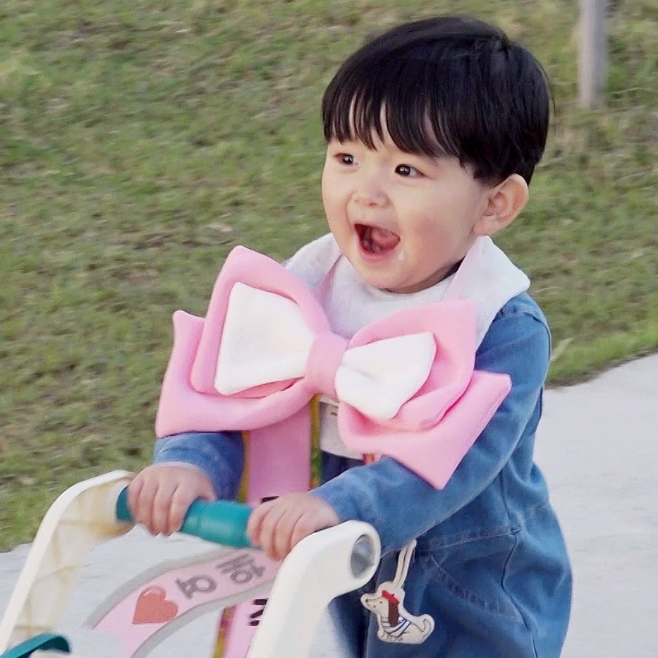 sundaecheese_'s tweet photo. เด็กจิ๋วชอบเล่นรถเข็นจริงๆเข็นไปทุกที่ไปไหนไปด้วยกัน👶🏻🛒 https://t.co/pXSQOXSDAD
