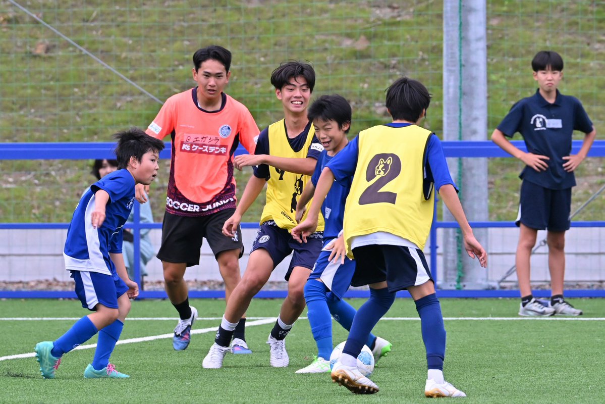 mhh_academy's tweet photo. 『soccerjunky field ~葵~』になって、
最初の週末はアカデミーで第1回全カテゴリー交流会を実施❗️

ユースチームがコーチ役になってポジション別トレーニング⚽️
指導案作成から2回の指導実践で修正して本番❗️

最後のミニゲーム大会も含め、とても盛り上がりました🙌

#水戸ホーリーホック https://t.co/eN2rPhk46b