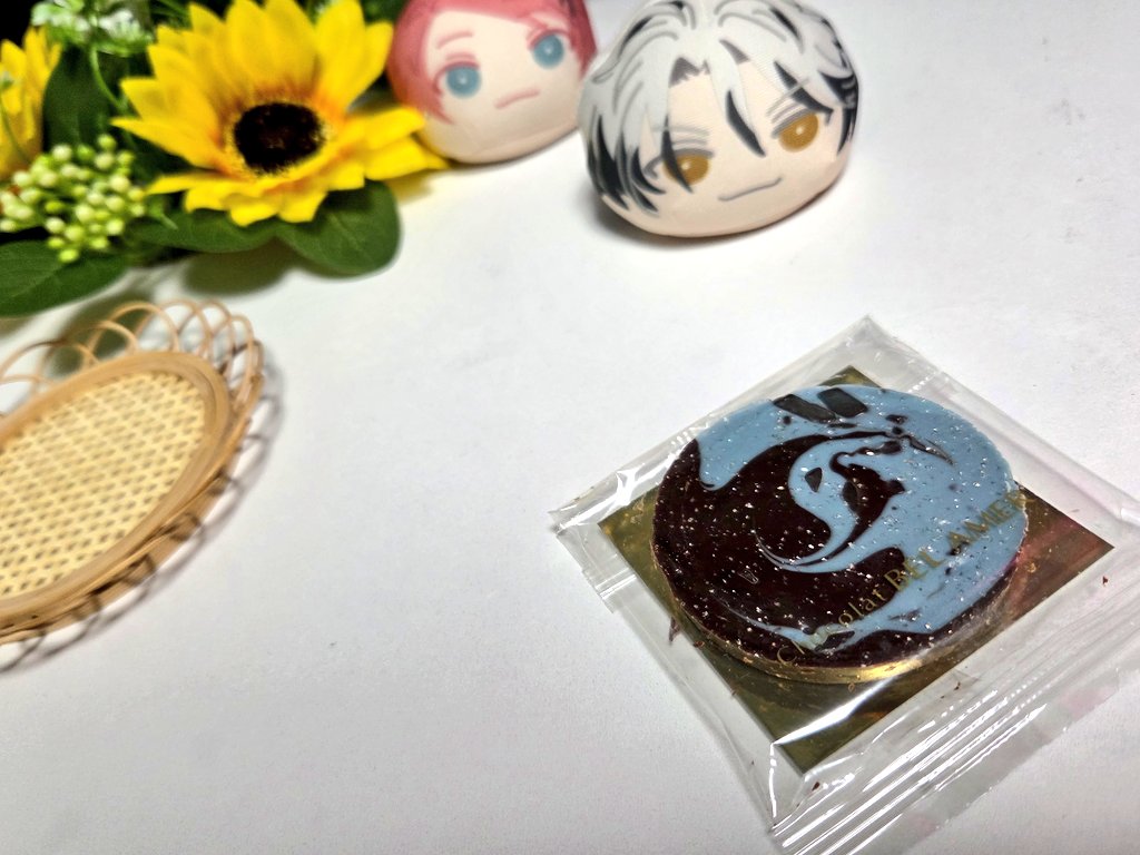 realrode0426's tweet photo. チョコミント着々と摂取中。まとめて上げ。
🍫を狙うりんちゃんまんと先輩の後ろからこっそり見つめるわたるまん https://t.co/NFVn0jmuPf
