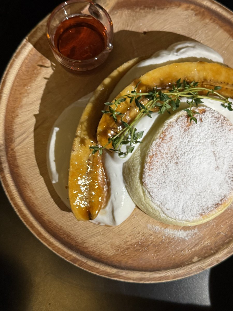 GyuliKang0504's tweet photo. #수플레펜케이크 🥞🍽️

폭신폭신하고 부드러웠던
🍌바나나 메이플플레인수플레 
달콤하니 너무 만있네요 
아이스아메리카노랑 찰떡이에요 🥤

#의정부까페 #까페앤앤드 https://t.co/OwFGDlIpXN