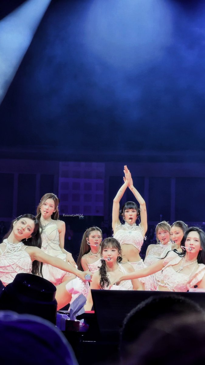 twice_satzu0614's tweet photo. 040626 TWICE This Is For Concert in London 🩷

#TWICE #트와이스 #THISISFOR
#TWICE_THISISFOR_WORLD_TOUR
#TWICE_THISISFOR_WORLD_TOUR_IN_LONDON https://t.co/O9y7zQtjIG