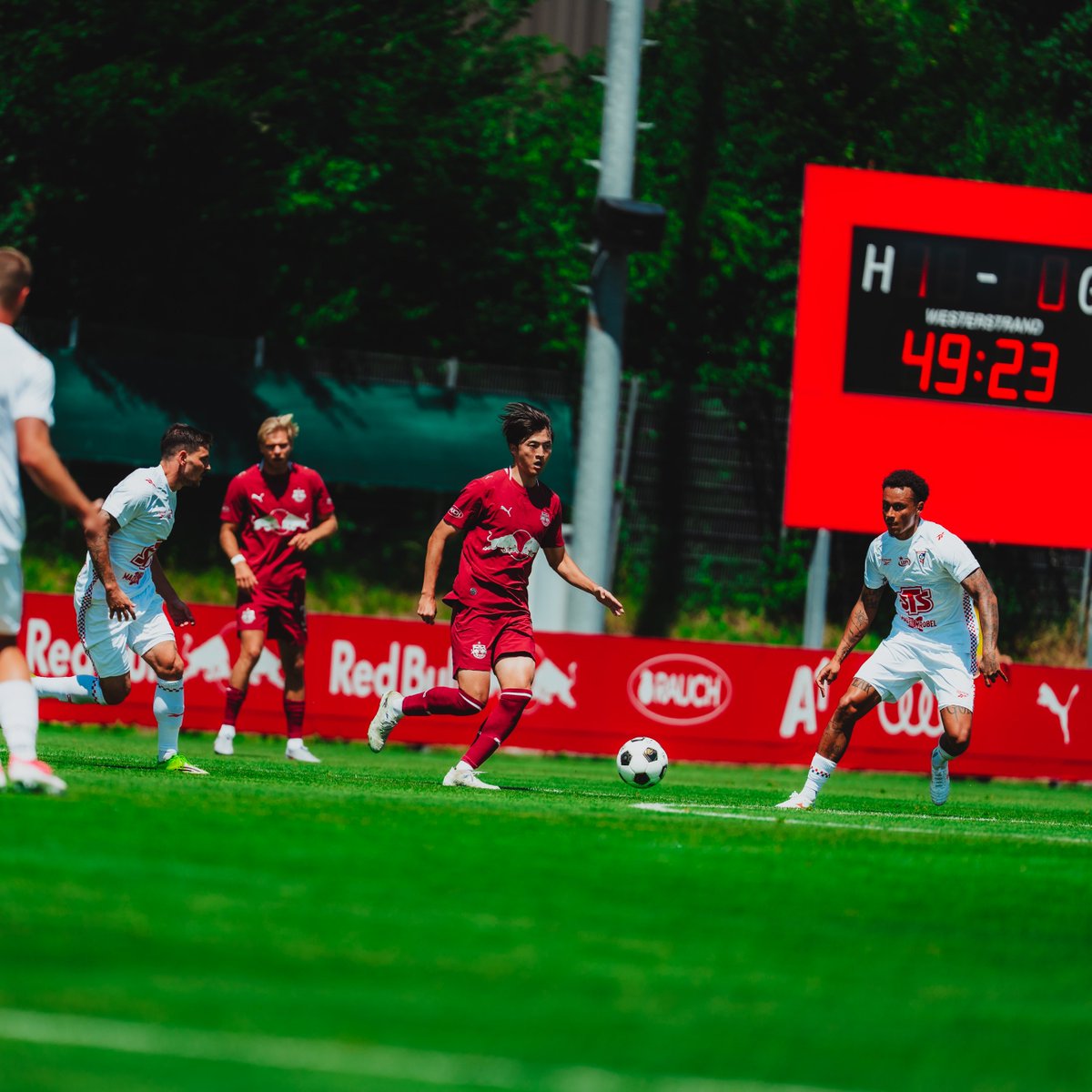 RedBullSalzburg's tweet photo. 🔙🇯🇵 https://t.co/coHAykCPAl