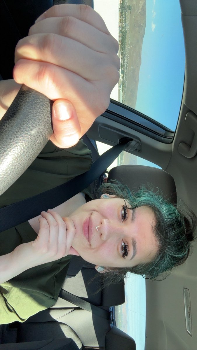 pomoglo_'s tweet photo. Head so big 🥰 https://t.co/1XWfpCC8lz
