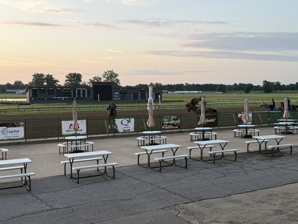 jbark131's tweet photo. Opening day @EllisParkRacing is finally upon us! Good luck to all participants this summer! https://t.co/vxKKuVfUC4