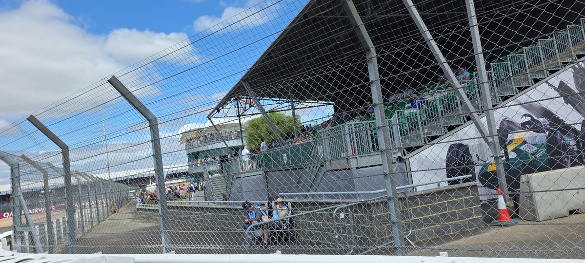 bakermmx's tweet photo. @PaulONeill29 If u round say hi my post for weekend https://t.co/SZAqBhXzf0