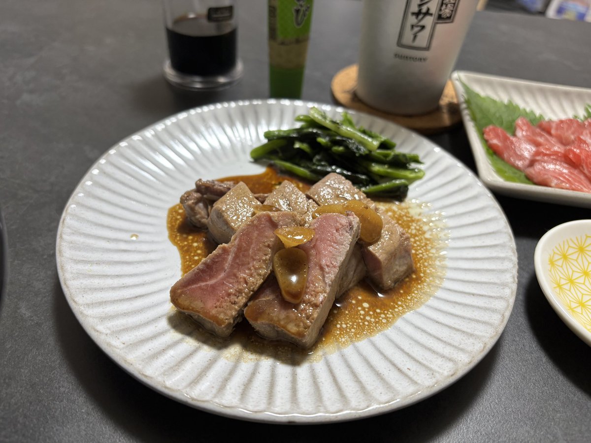 Ao__505's tweet photo. 海ぶどう丼、マグロステーキ、大トロの刺身、アーサの味噌汁
すごく贅沢なご飯です！
大トロ➕海ぶどう丼一緒に食べたらヤバい美味しさ😍
#アビスパ料理部
#お兄さんの晩酌 https://t.co/G0ADI4i0Rk