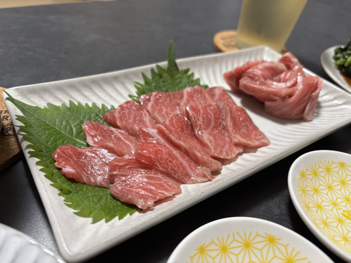 Ao__505's tweet photo. 海ぶどう丼、マグロステーキ、大トロの刺身、アーサの味噌汁
すごく贅沢なご飯です！
大トロ➕海ぶどう丼一緒に食べたらヤバい美味しさ😍
#アビスパ料理部
#お兄さんの晩酌 https://t.co/G0ADI4i0Rk