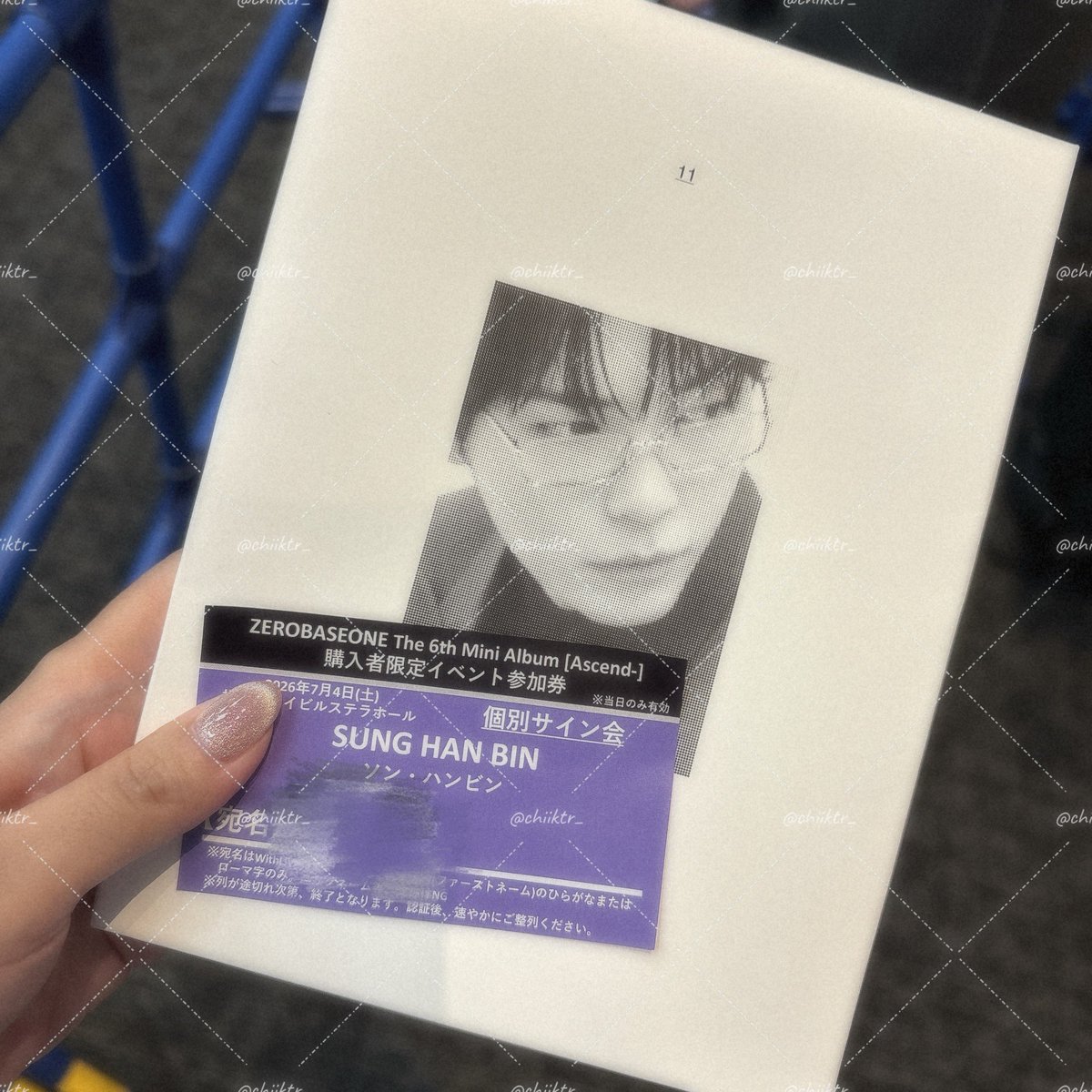 chiiktr_'s tweet photo. 260704 個別サイン会 #성한빈

私たちのゼベワンを守ってくれてありがとうと伝えられたよ🍀
カンペ読んでから顔上げるたびにキラキラした目で見てた🥹

ちなみに…
🌹私チョナンズが好きなんだけど、2人のコンテンツ期待していいかな？
🐹あ〜テレさんと…一緒に…きてくださぁ〜い(！？)
🌹？あ、うん！行きます〜(？)

…私がテレと行くんですか？？(絶対違う)