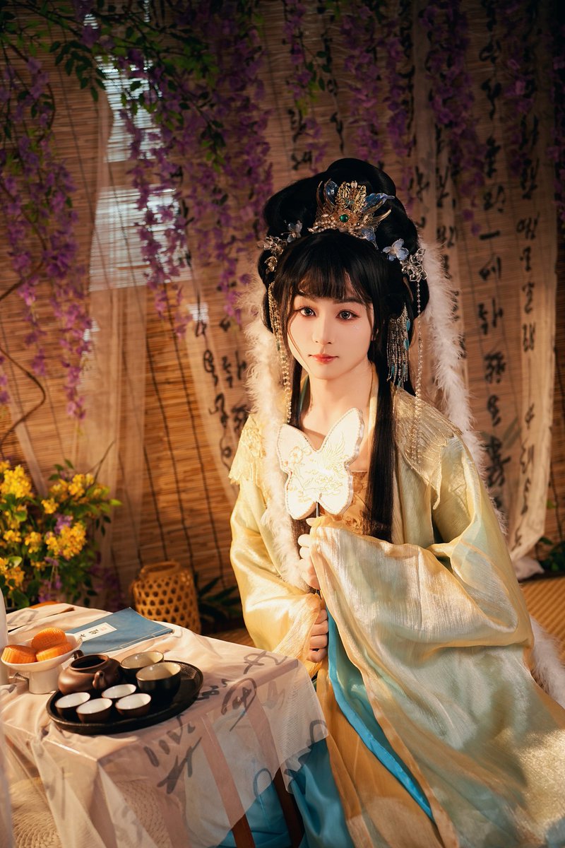 BushLrena74568's tweet photo. 出去旅游体验了一下汉服，感觉打开了新世界的大门，没想到汉服挺有意思的
#汉服 #女装 #旅游 #男娘 https://t.co/Fuijmu7B9M