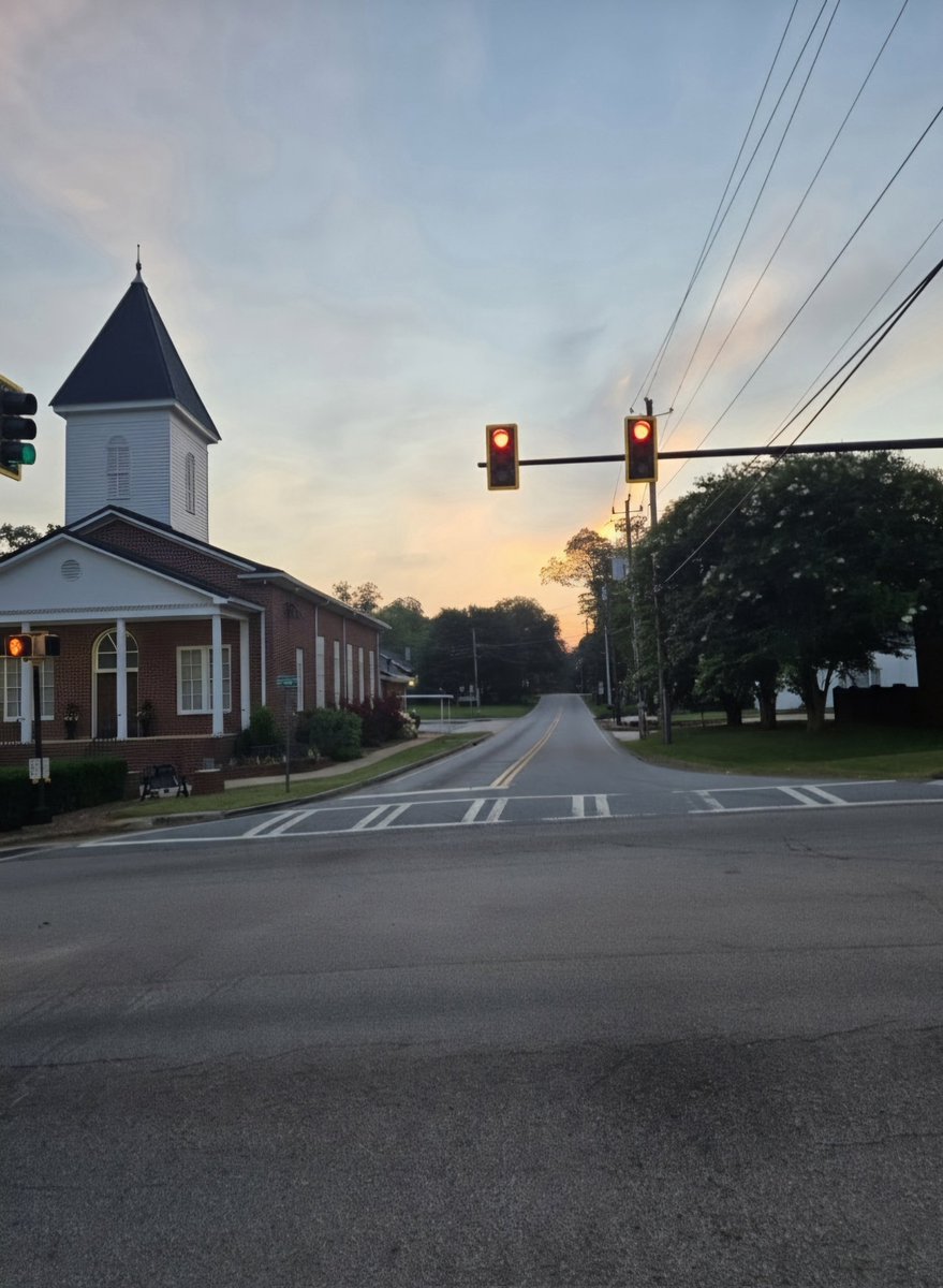 jbyce's tweet photo. Big thanks to @brianbrodrick and the City of Watkinsville, along with @VisitOconeeGa for the celebration last night. Hopefully a start to a long running tradition. #happybirthdayamerica https://t.co/vqS2Lw2ll1