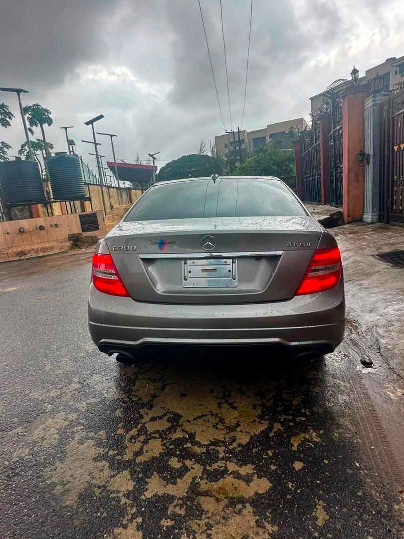 Olajide294's tweet photo. Awoof deal.  V. Clean 2012 Mercedes Benz C300. Full option, Untouched engine and gear, Toks Standard, Absolutely buy and drive. Nothing to fix. 
Price: 5M to owner Settle: 300k last Location: Surulere Lagos https://t.co/PocOhvuriP