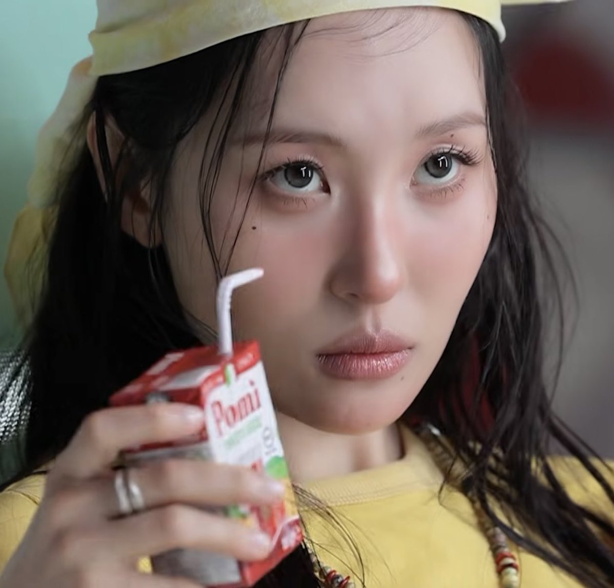 miyanepearl's tweet photo. She can even make tomato juice look good #SUNMI #선미 https://t.co/YHz31PWzeM