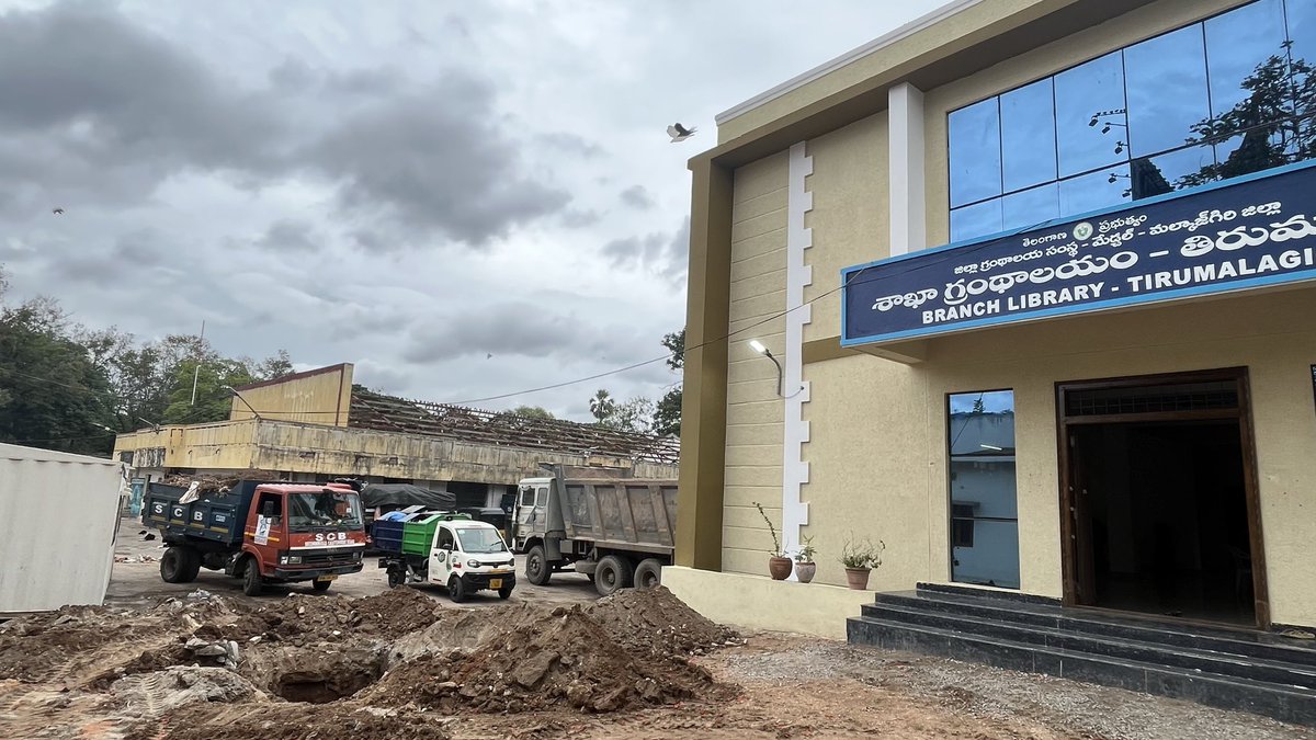 avishalkumar0's tweet photo. @revanth_anum Sir

Thank Q for the excellent library opened on 10-04-2026. However, readers face severe issues due 2 the adjacent dump yard. Garbage vehicles block the path, and the smell is unbearable. Since the gate is common, please open a separate small gate for library users https://t.co/MdOyL4LeCf
